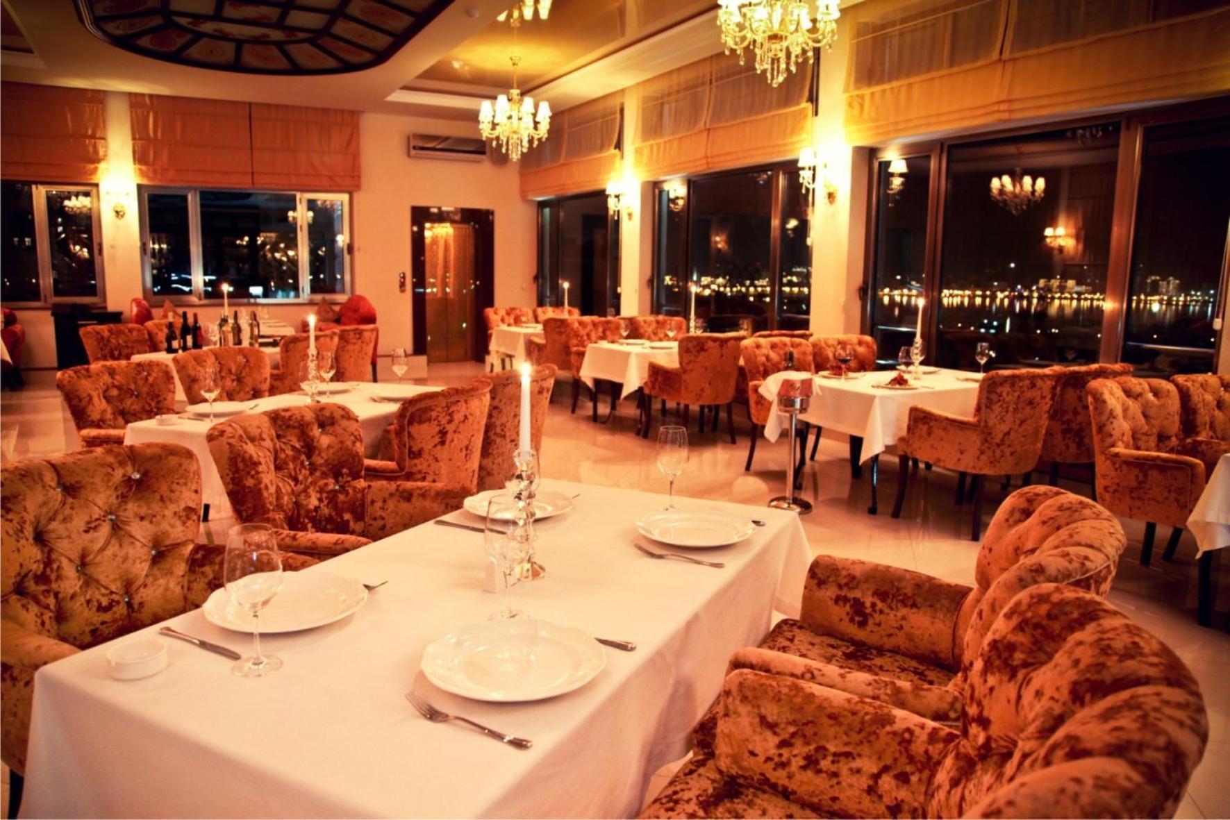 East Legend Hotel Baky Esterno foto