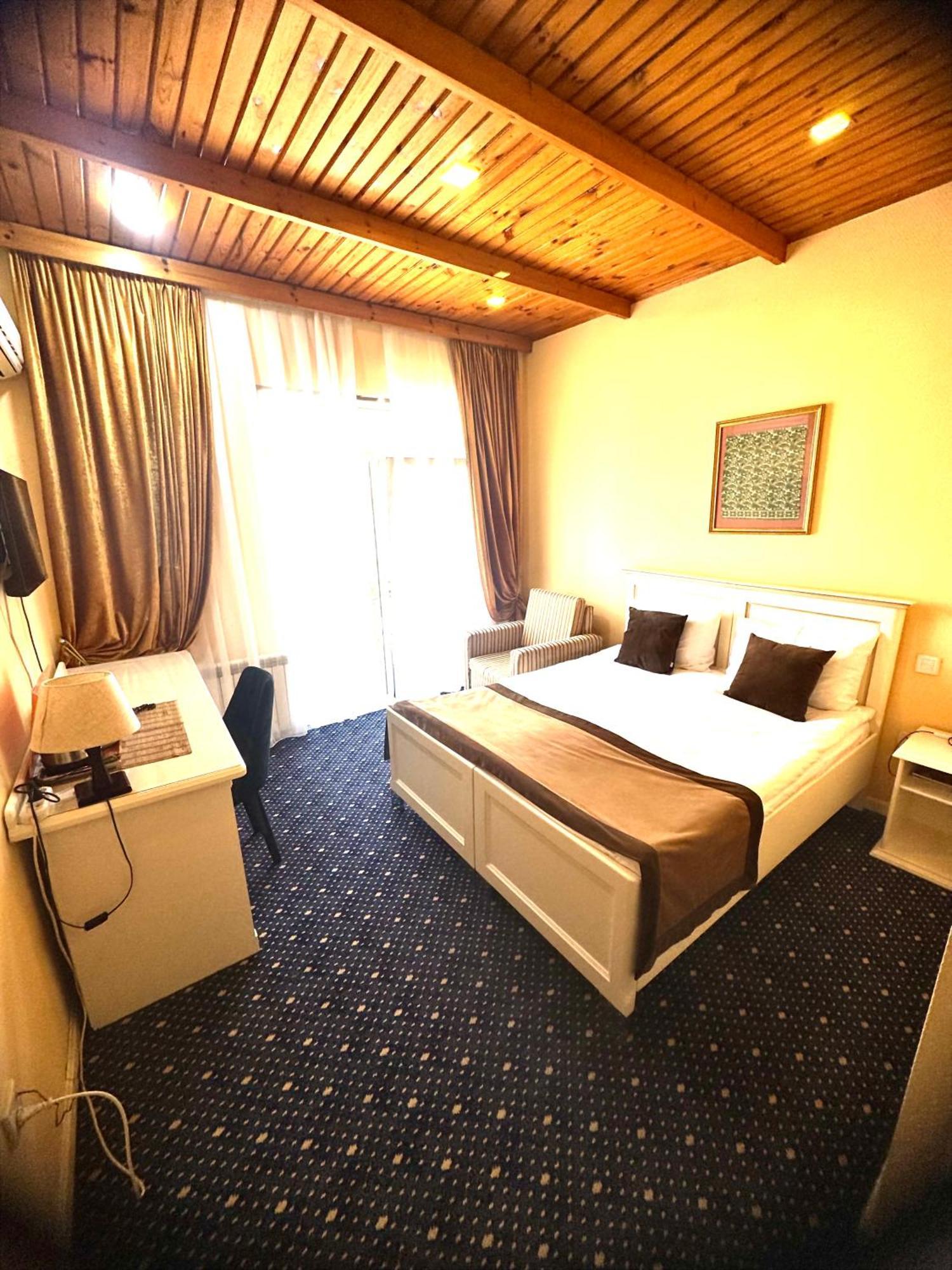 East Legend Hotel Baky Esterno foto