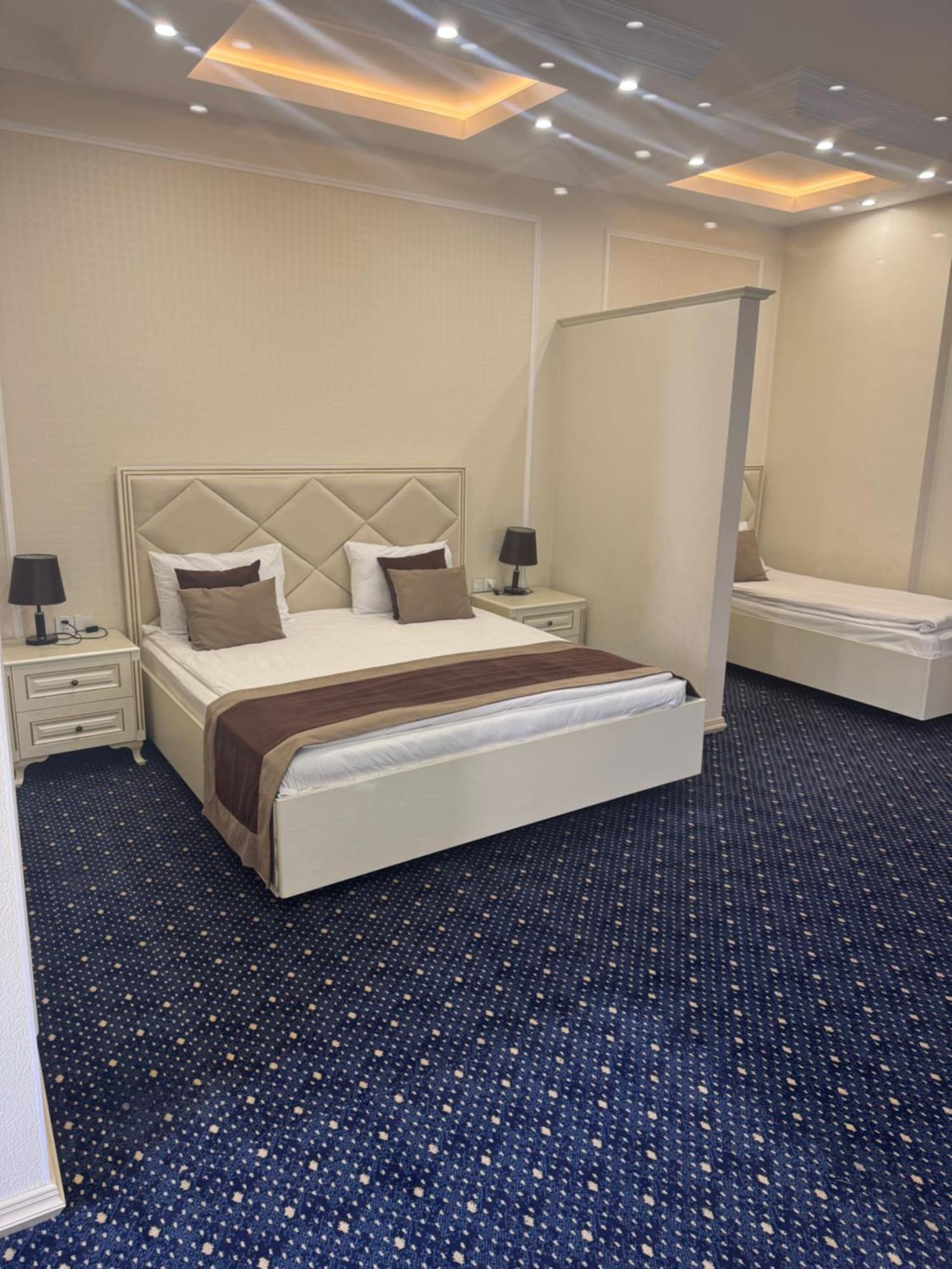 East Legend Hotel Baky Esterno foto